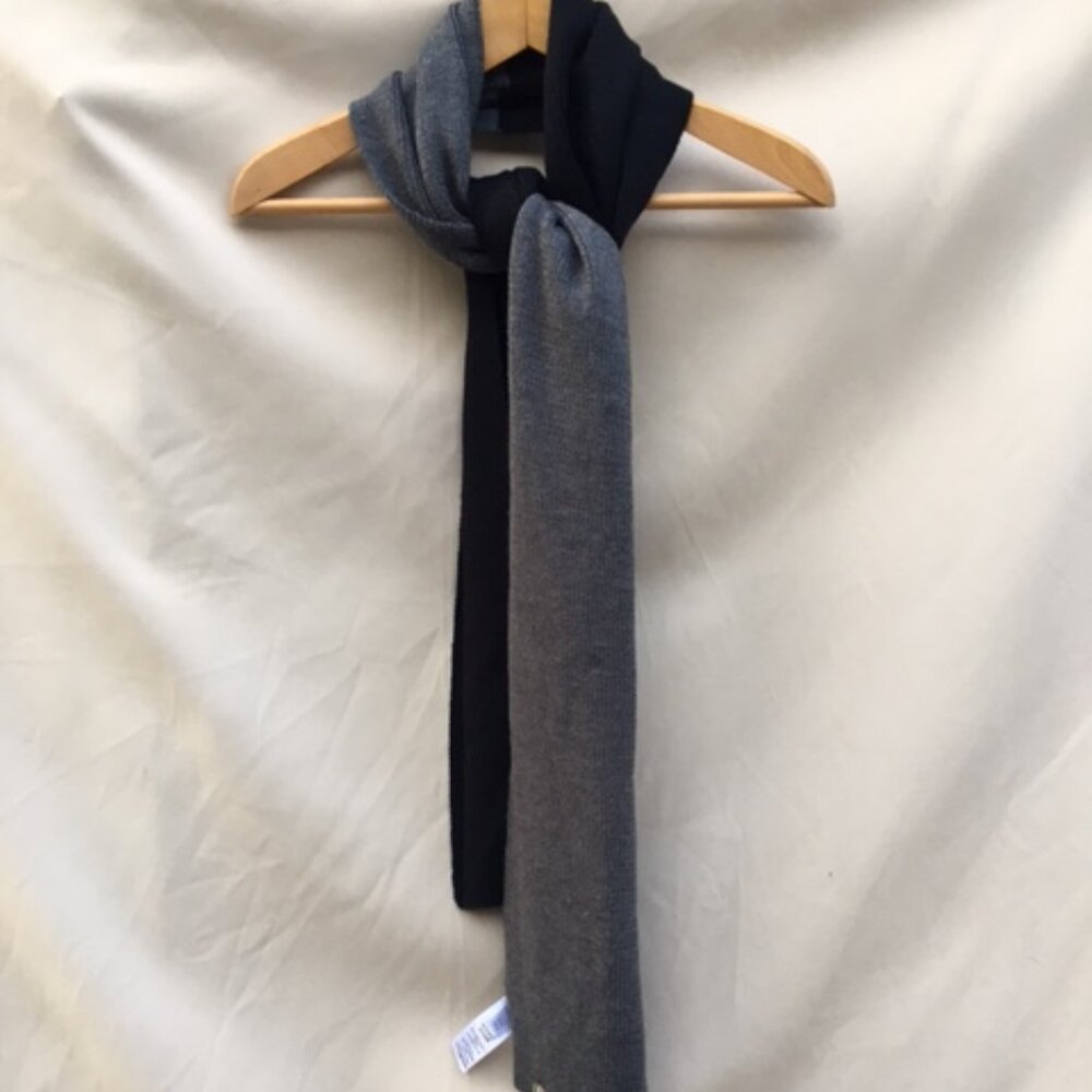 BRAND NEW - SmartWool - Powder Pass Scarf - Black/gray